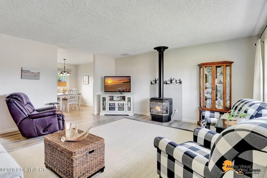 3752 Milky Way Drive, Anchorage, AK 99517 - #3