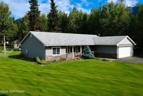 17445 E Lake George Drive, Palmer, AK 99645