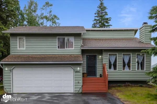 8847 Kak Island Street, Eagle River, AK 99577