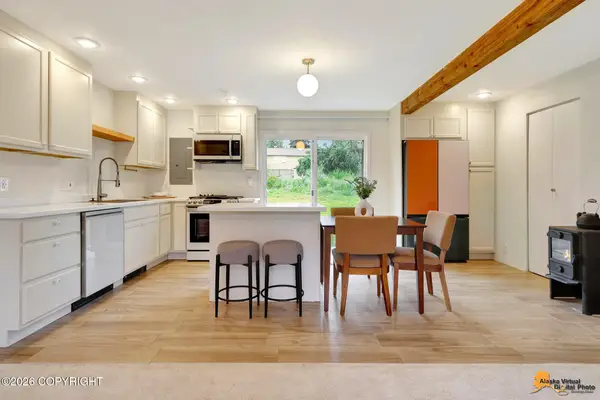 6331 E 9th Avenue, Anchorage, AK 99504