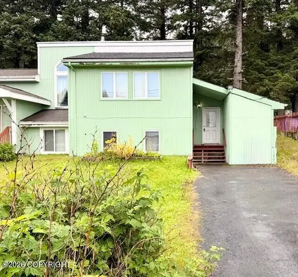 2225 Beaver Lake Drive, Kodiak, AK 99615