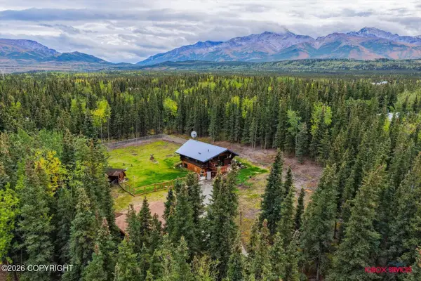 187 Chalcopyrite Court, Healy, AK 99743