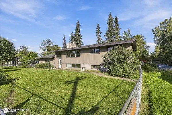 2307 W 32nd Avenue, Anchorage, AK 99517