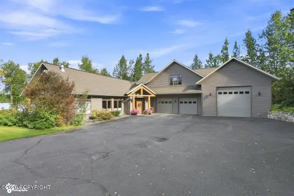 131 E Lake View Avenue, Wasilla, AK 99654