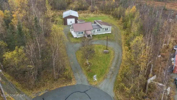 1830 N Finger Lake Road, Palmer, AK 99645