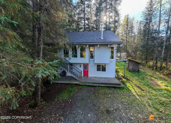 321 Brighton Road, Girdwood, AK 99587