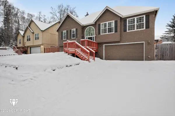 10579 Chain Of Rock Street, Eagle River, AK 99577
