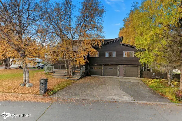 6237 E 34th Avenue, Anchorage, AK 99504