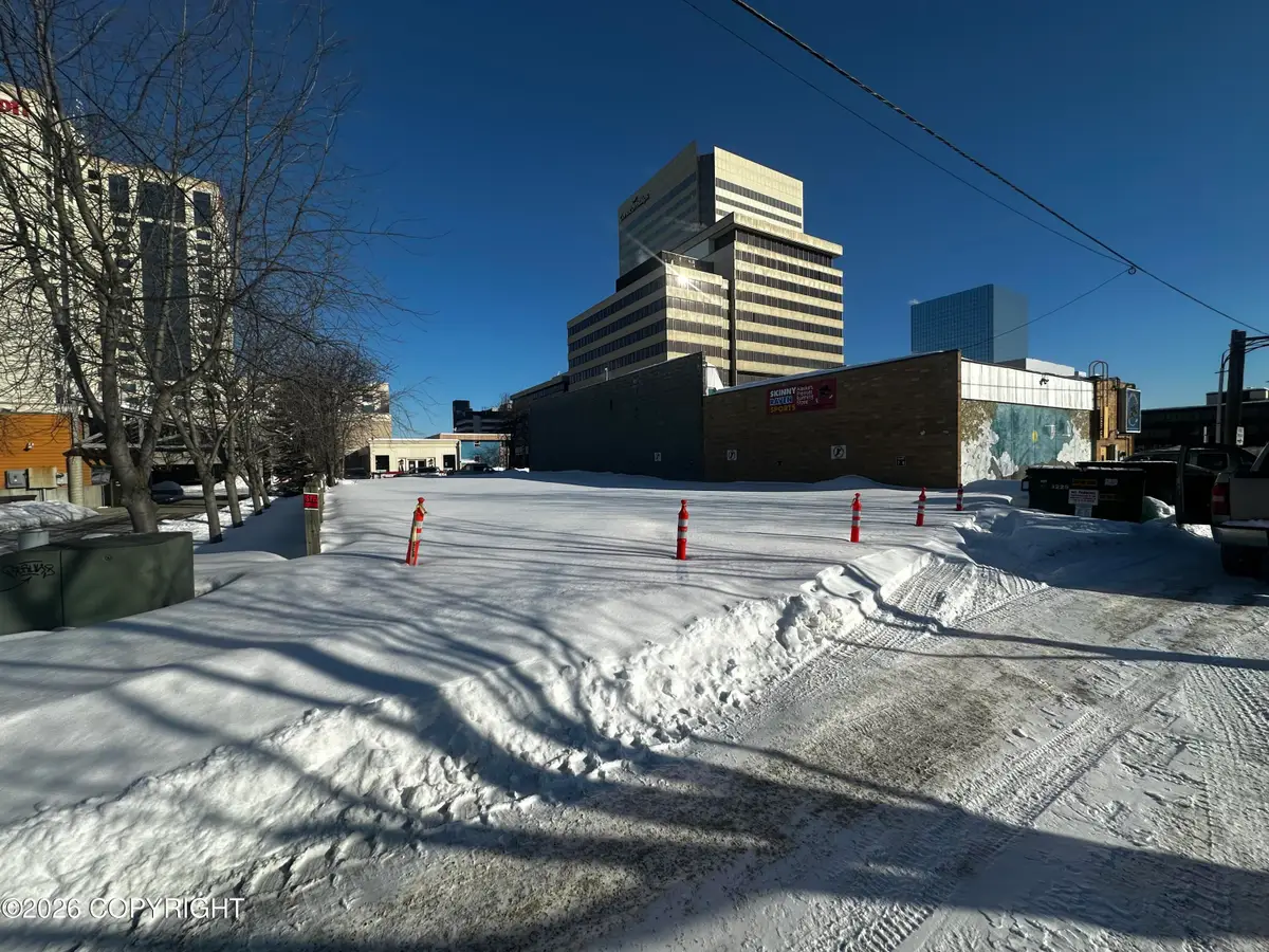 810 W 8th Avenue, Anchorage, AK 99501 - #1