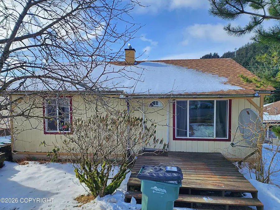 417 Maple Avenue, Kodiak, AK 99615 - #2