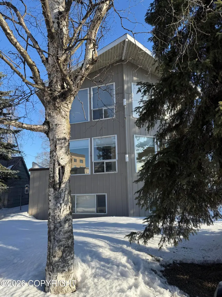 907 W 27th Avenue, Anchorage, AK 99503 - #3