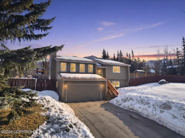 9643 Nulato Circle, Eagle River, AK 99577