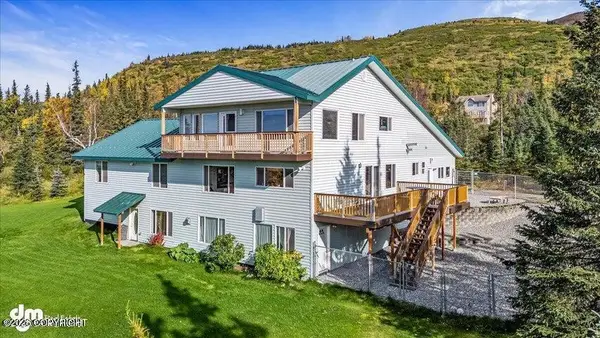 10121 Middlerock Road, Anchorage, AK 99507