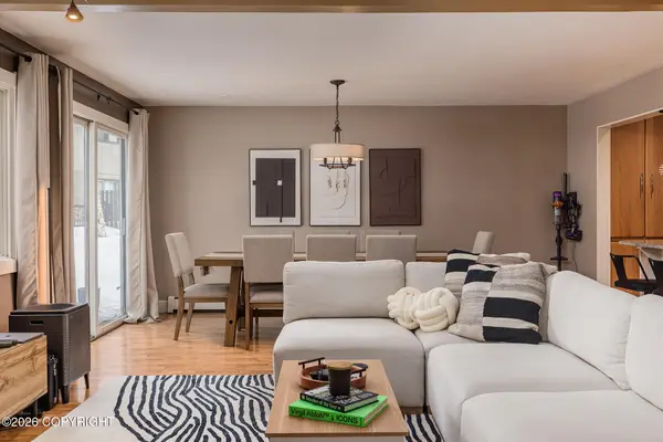 654 Highlander Circle, Anchorage, AK 99518