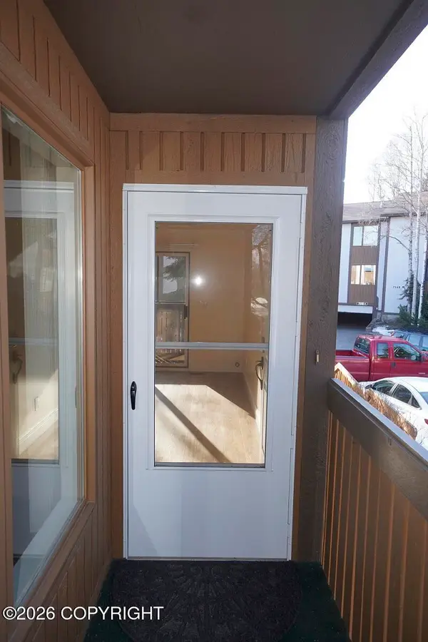 7518 Foxridge Way #1F, Anchorage, AK 99518