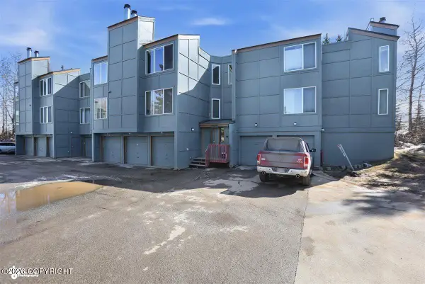 212 Sweetgale Court #212, Anchorage, AK 99518