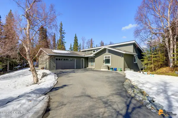 7141 Tree Top Circle, Anchorage, AK 99507