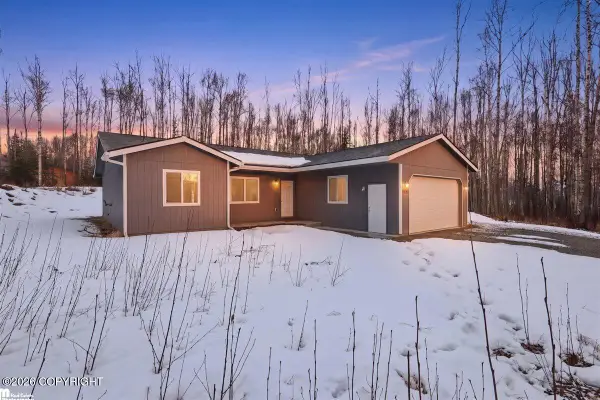 2390 N Meadow Lakes Drive, Wasilla, AK 99623
