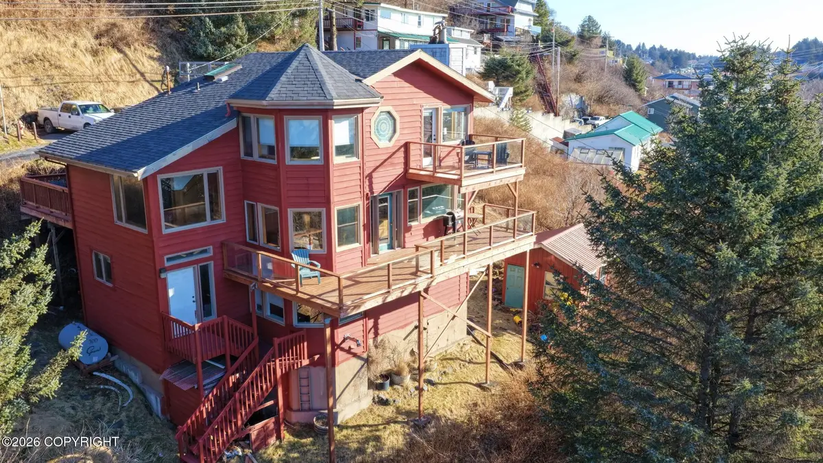 211 W Hillcrest Street, Kodiak, AK 99615 - #1