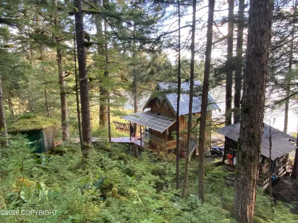 51 Twelve Mile Road, Petersburg, AK 99833