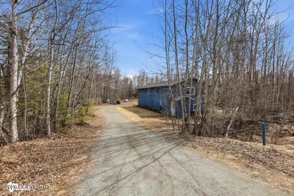 901 N Lucus Road, Wasilla, AK 99654