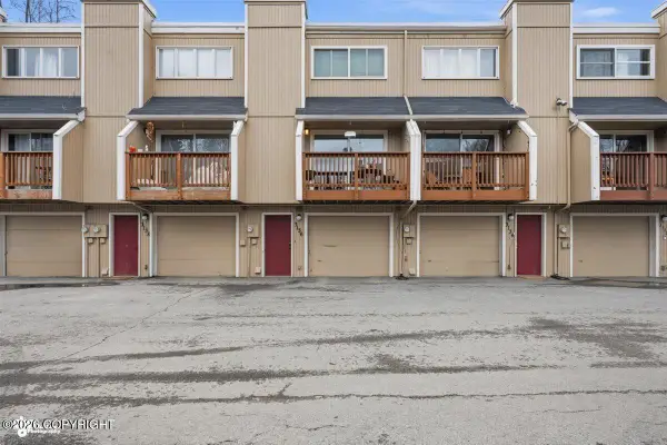3136 W 34th Avenue, Anchorage, AK 99517