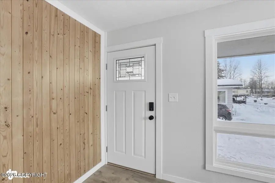 2204 W 46th Avenue, Anchorage, AK 99517 - Image #2