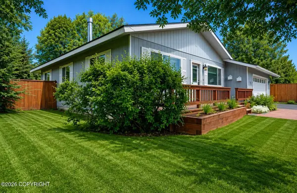 19529 Pribilof Loop, Eagle River, AK 99577