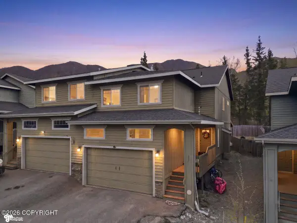 9095 Eagle River Lane, Eagle River, AK 99577