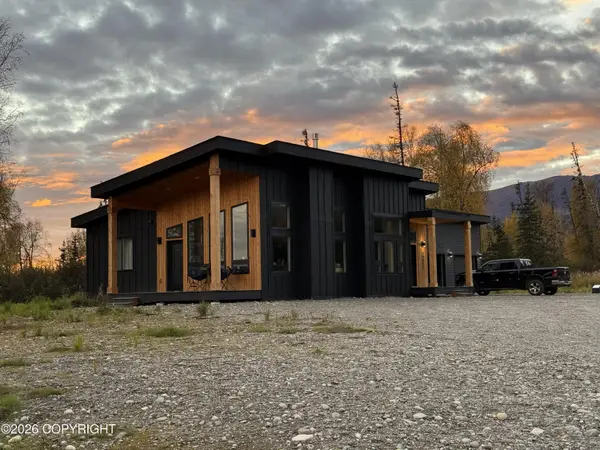 10362 N Hatcher Flight Loop, Palmer, AK 99645