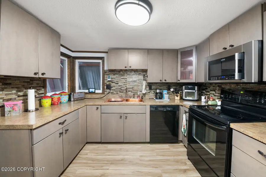21315 Scenic Drive, Chugiak, AK 99567 - #2