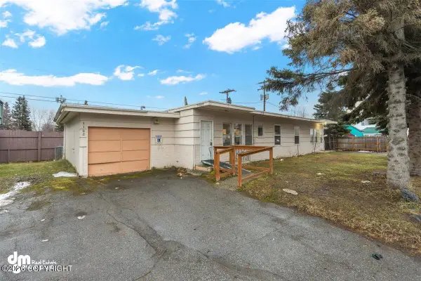 1102 W 29th Place, Anchorage, AK 99503