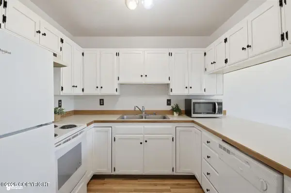 9061 Ashley Circle, Anchorage, AK 99502