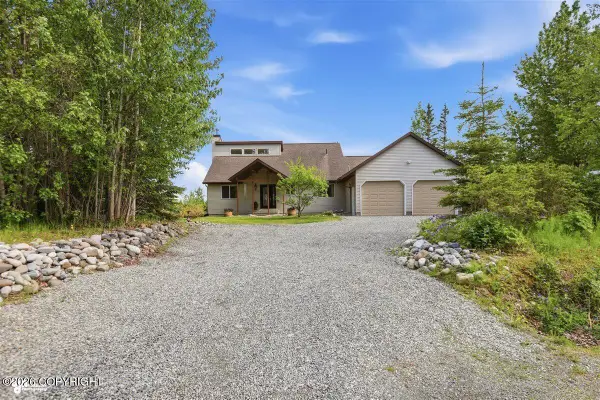 1575 N Golden Hills Circle, Palmer, AK 99645