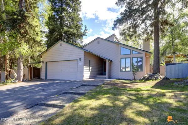 6611 Lawlor Circle, Anchorage, AK 99502