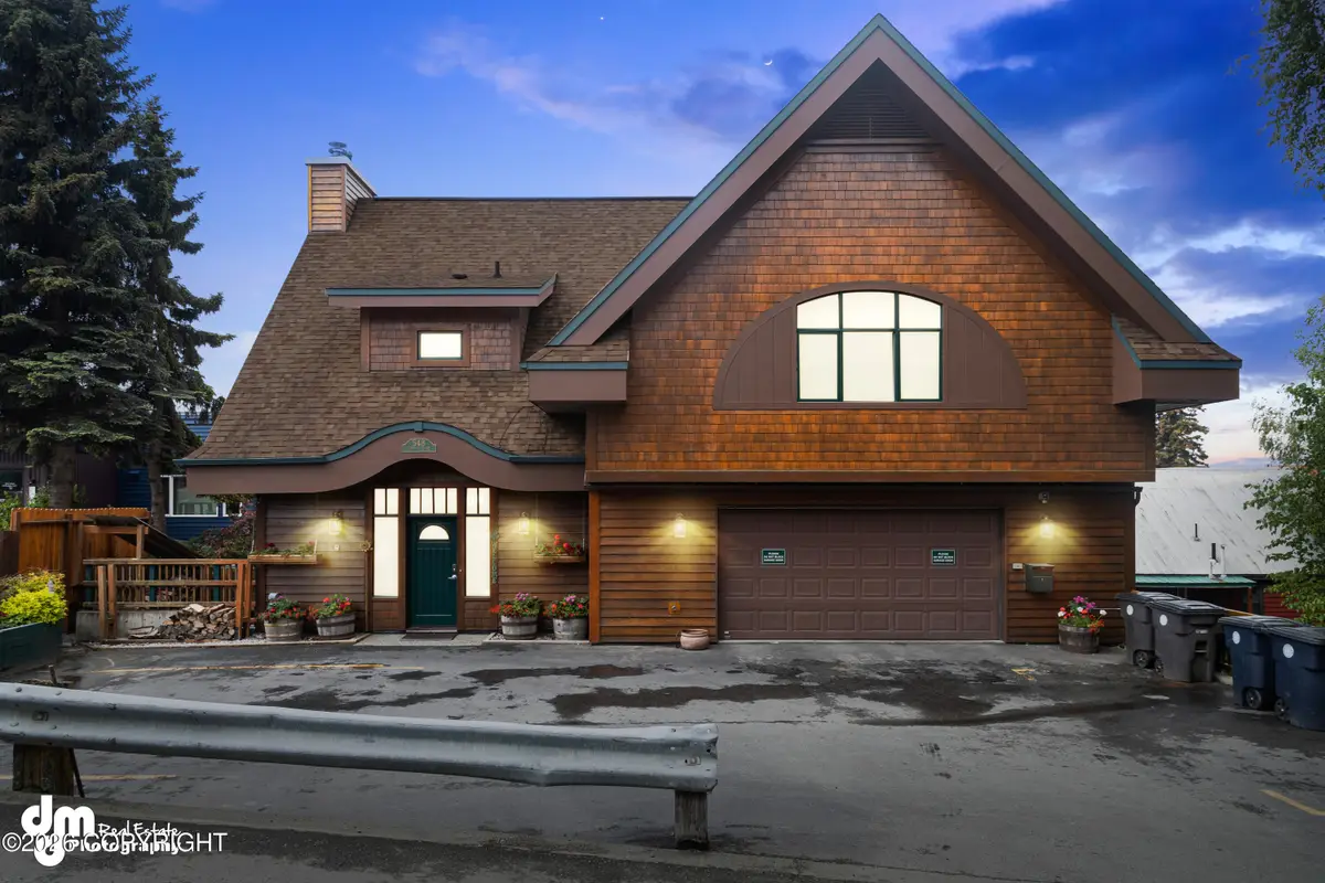 548 Coastal Place, Anchorage, AK 99501 - Image #1