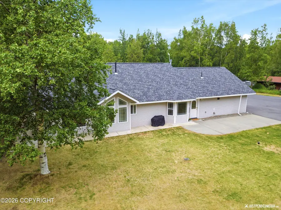 900 W Spruce Avenue, Wasilla, AK 99654 - #3