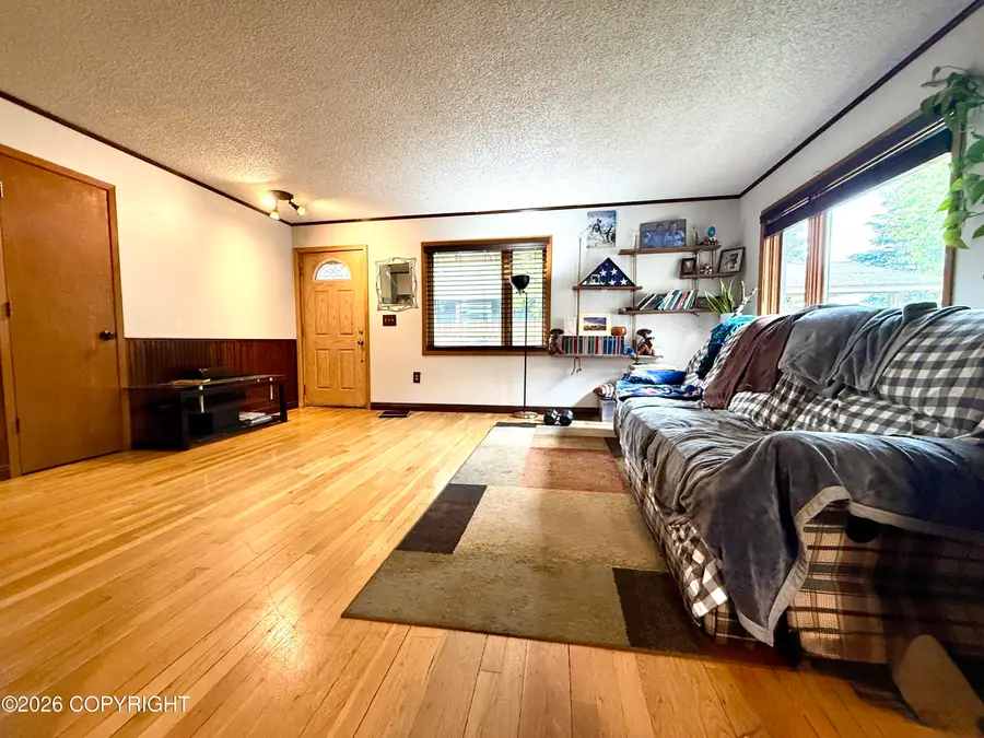 8317 Seaview Street, Anchorage, AK 99502 - #2
