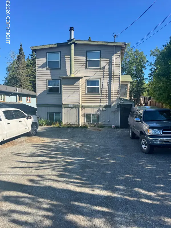 2103 W 32nd Avenue, Anchorage, AK 99517