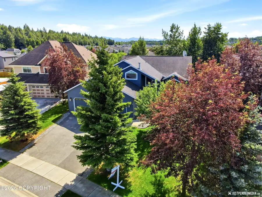 5717 Yukon Charlie Loop, Anchorage, AK 99502 - #2
