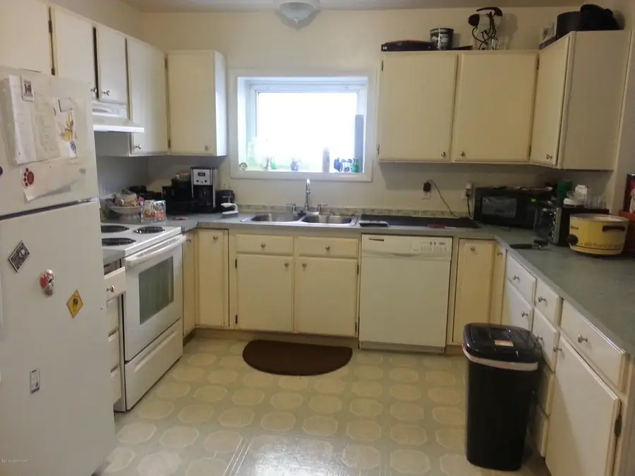 930 W 27th Avenue, Anchorage, AK 99503 - Image #3