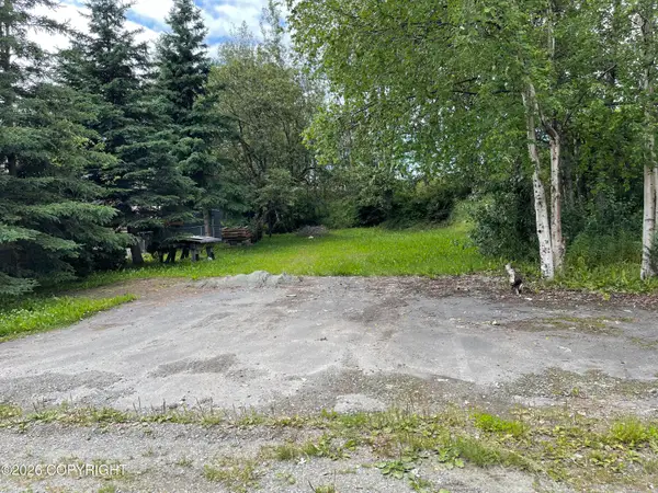 124 Metropolitan Place, Anchorage, AK 99508