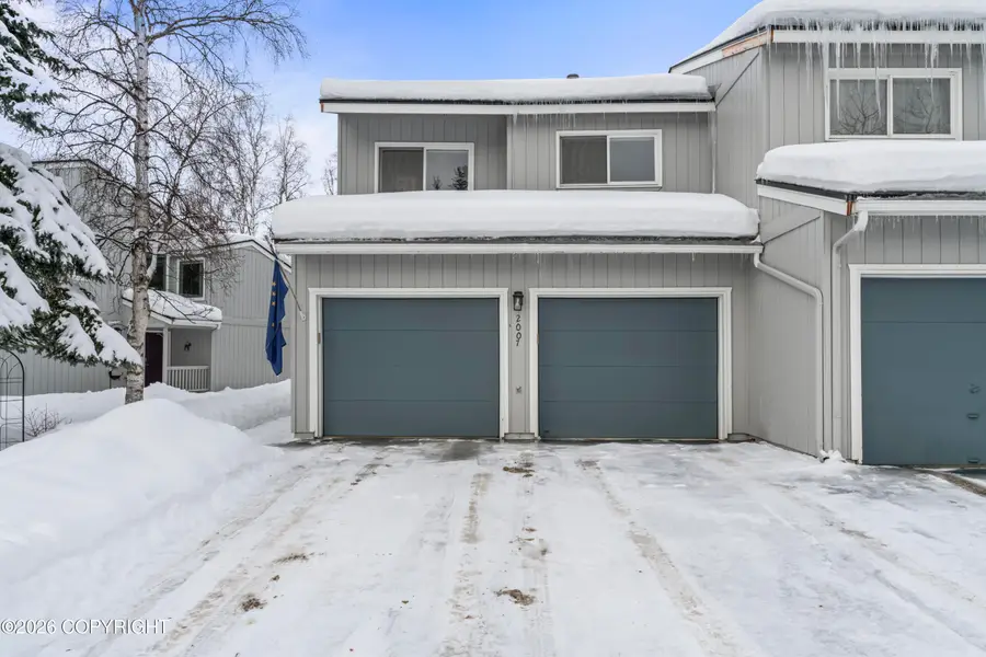 2007 Parkview Circle, Anchorage, AK 99501 - Image #2