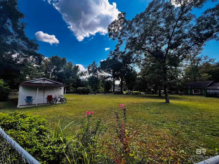 654 W Walnut Avenue, Crestview, FL 32536 - Image #2