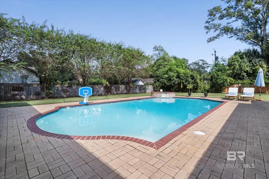 254 Woodlands Avenue, Mobile, AL 36607 - Image #2