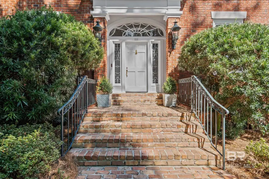 111 E Pinebrook Drive, Mobile, AL 36608 - Image #2