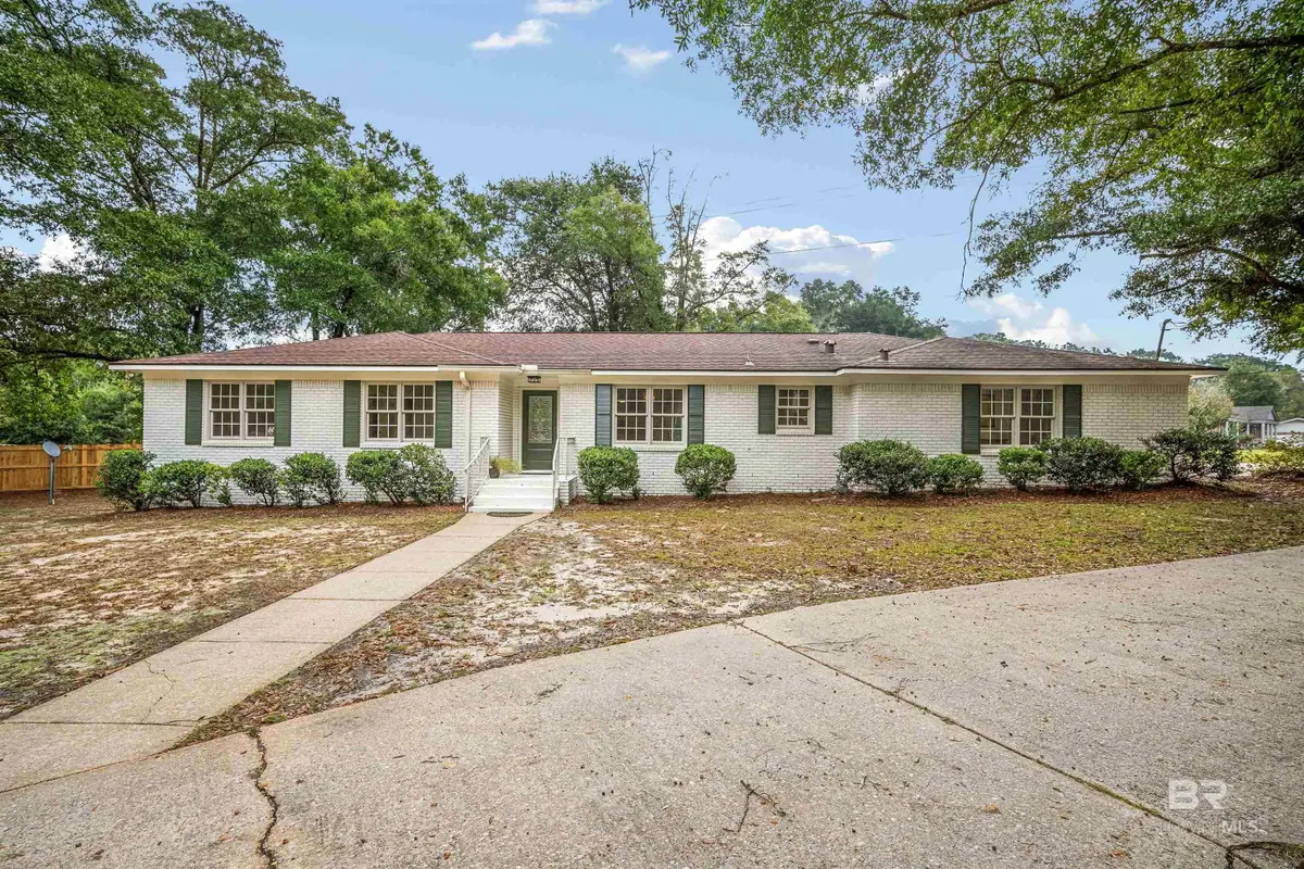 3050 Lacoste Road, Mobile, AL 36618 - Image #1