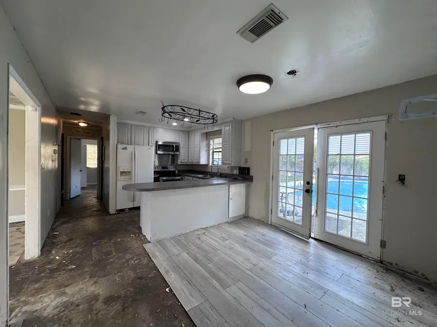 621 E Walker Avenue, Foley, AL 36535 - Image #2