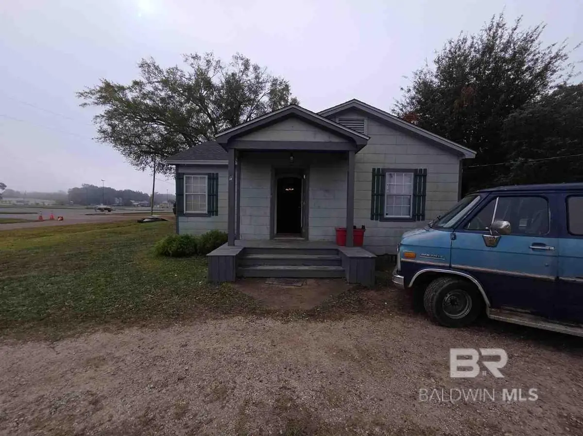 18118 Mimosa Avenue, Robertsdale, AL 36567 - Image #1