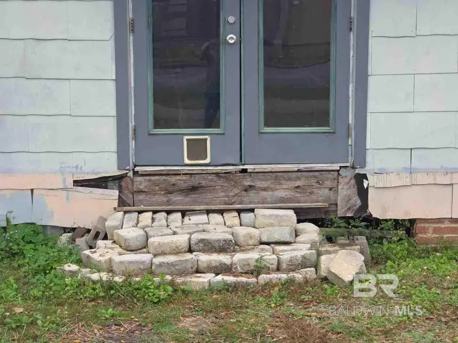 18118 Mimosa Avenue, Robertsdale, AL 36567 - Image #2